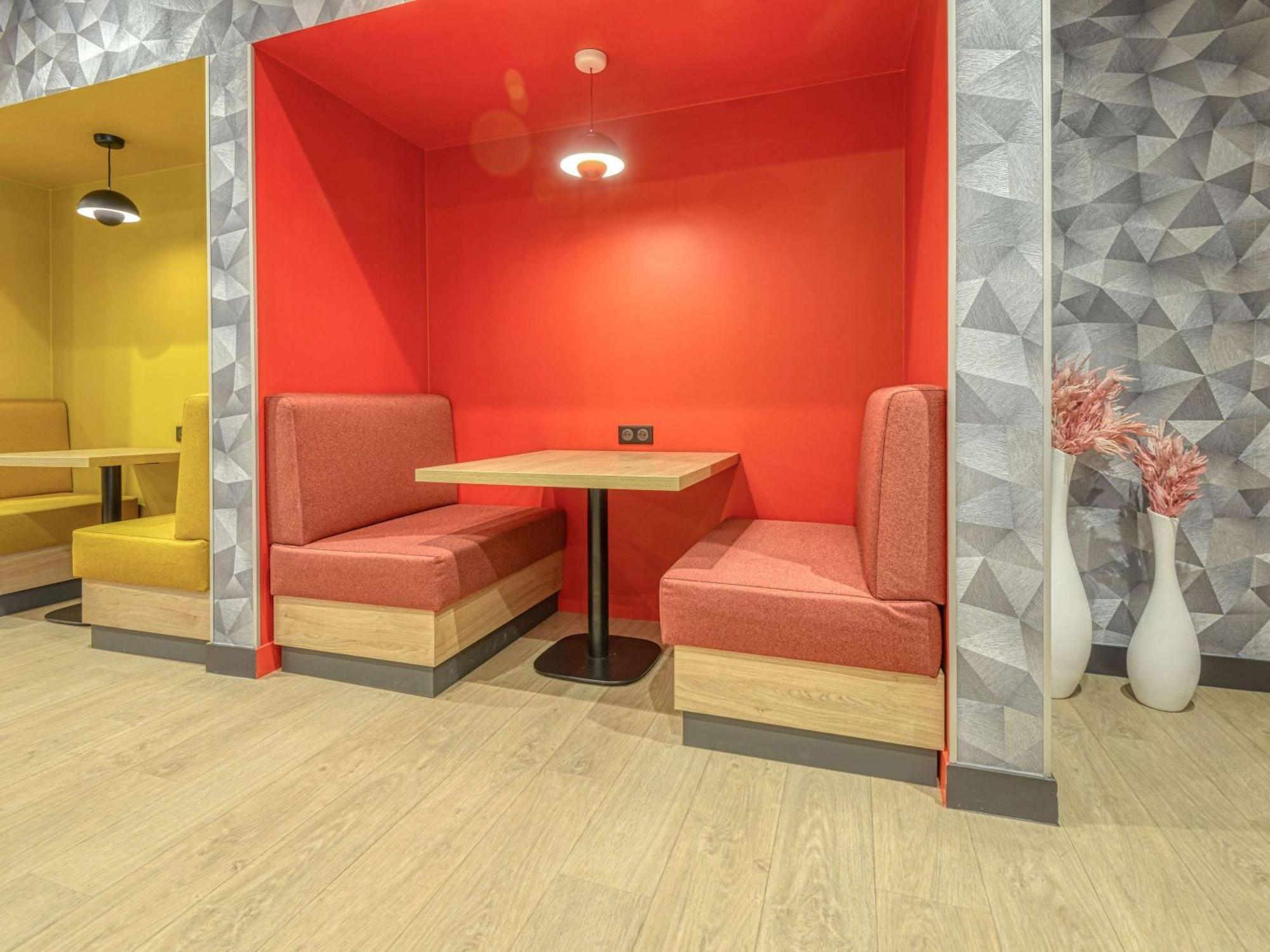 Ibis Cholet Hotel Екстериор снимка