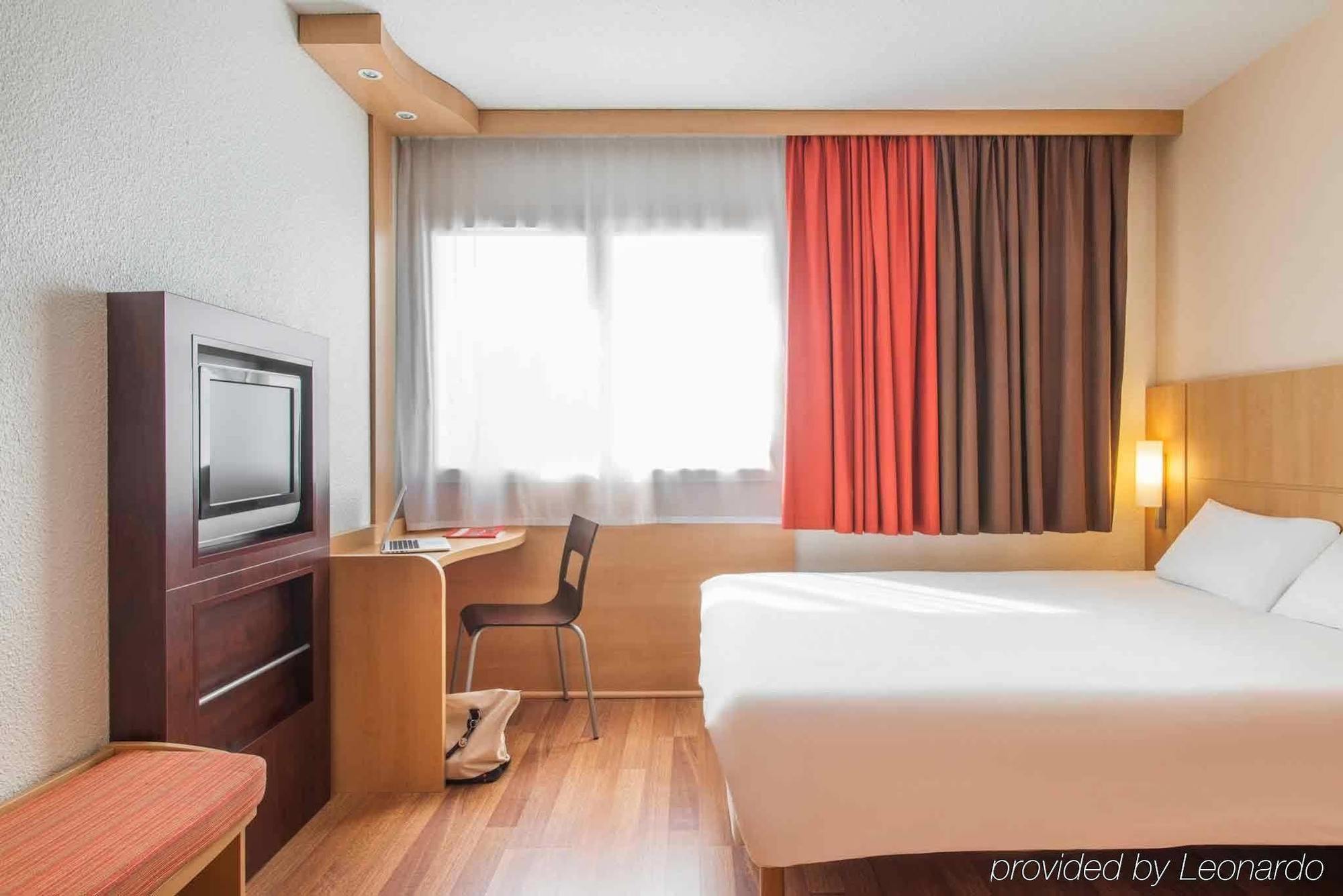 Ibis Cholet Hotel Екстериор снимка